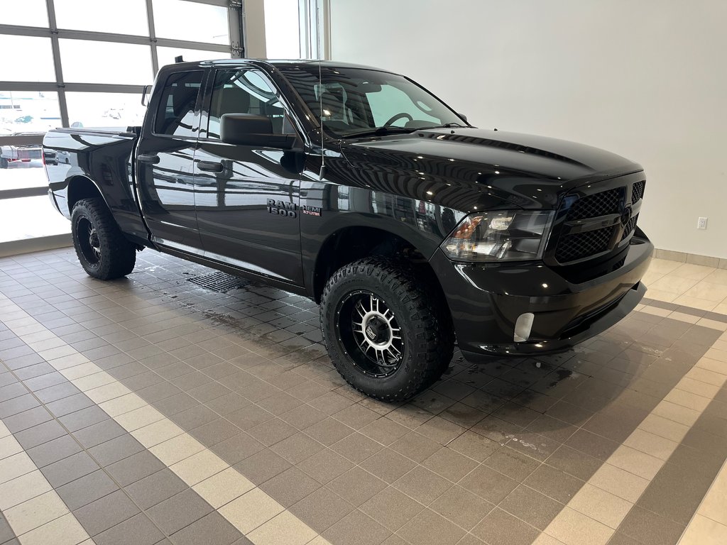 2017 Ram 1500 Express in Amos, Quebec - 1 - w1024h768px