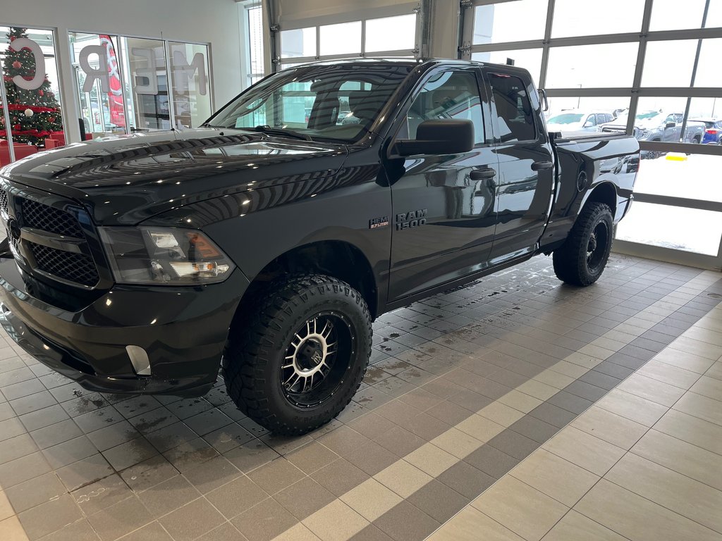 2017 Ram 1500 Express in Amos, Quebec - 4 - w1024h768px