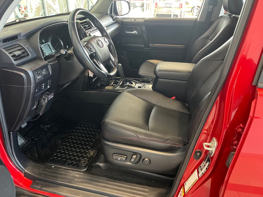 Toyota 4Runner SR5 2016 à Amos, Québec - 17 - w1024h768px