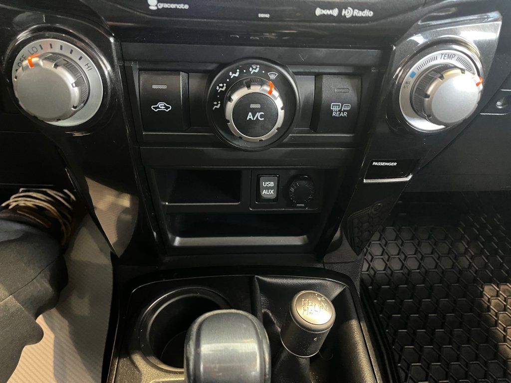 Toyota 4Runner SR5 2016 à Amos, Québec - 14 - w1024h768px