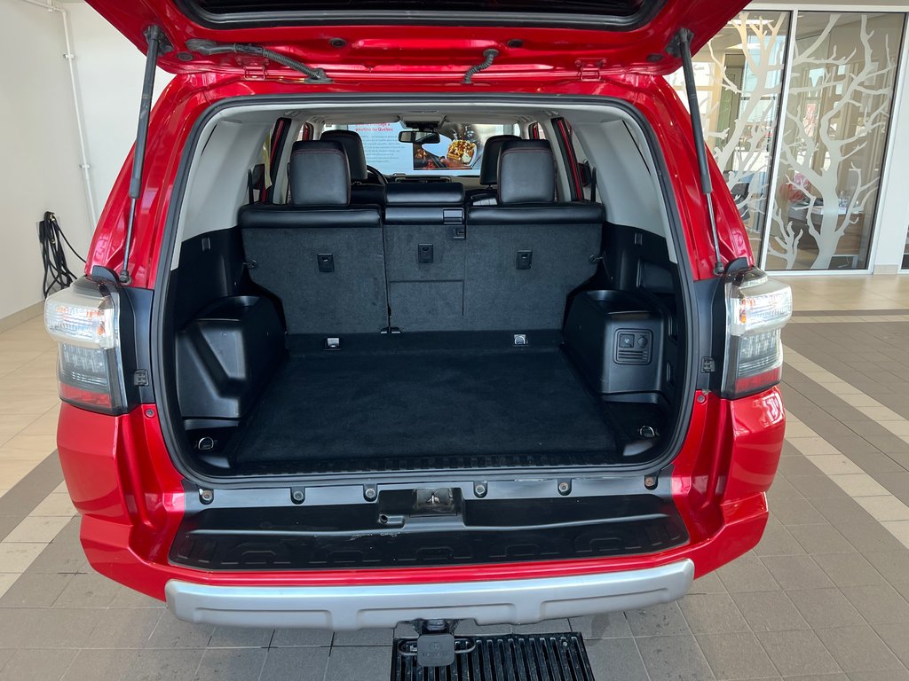 Toyota 4Runner SR5 2016 à Amos, Québec - 6 - w1024h768px