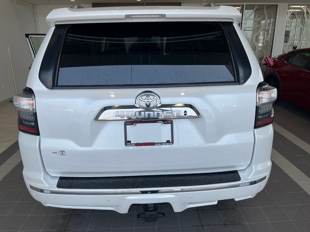 2017 Toyota 4Runner SR5 limited in Amos, Quebec - 8 - w1024h768px