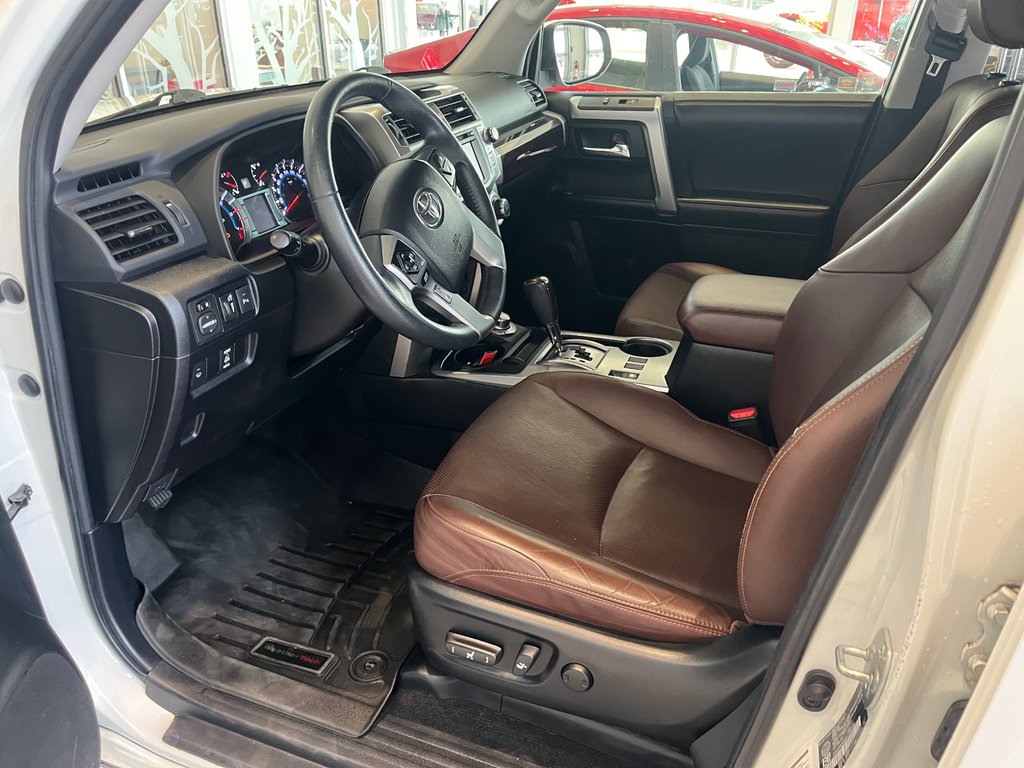 2017 Toyota 4Runner SR5 limited in Amos, Quebec - 13 - w1024h768px