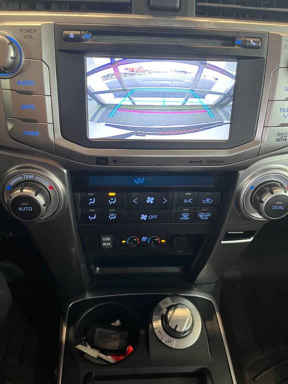 2017 Toyota 4Runner SR5 limited in Amos, Quebec - 19 - w1024h768px