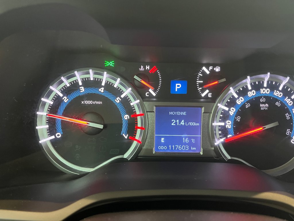 2017 Toyota 4Runner SR5 limited in Amos, Quebec - 16 - w1024h768px
