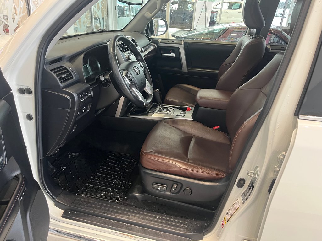 Toyota 4Runner SR5 limited 2017 à Amos, Québec - 12 - w1024h768px