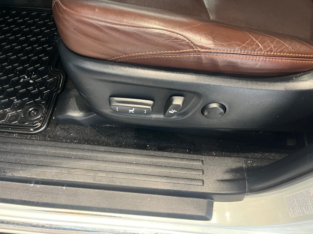 Toyota 4Runner SR5 limited 2017 à Amos, Québec - 13 - w1024h768px