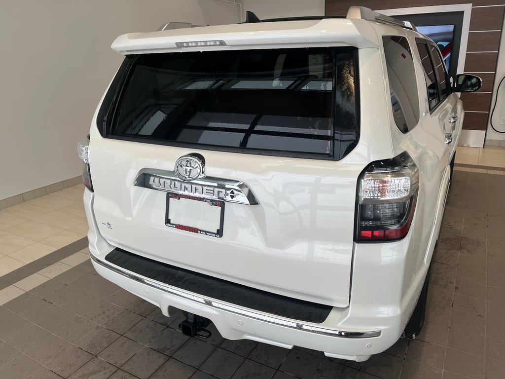 Toyota 4Runner SR5 limited 2017 à Amos, Québec - 8 - w1024h768px