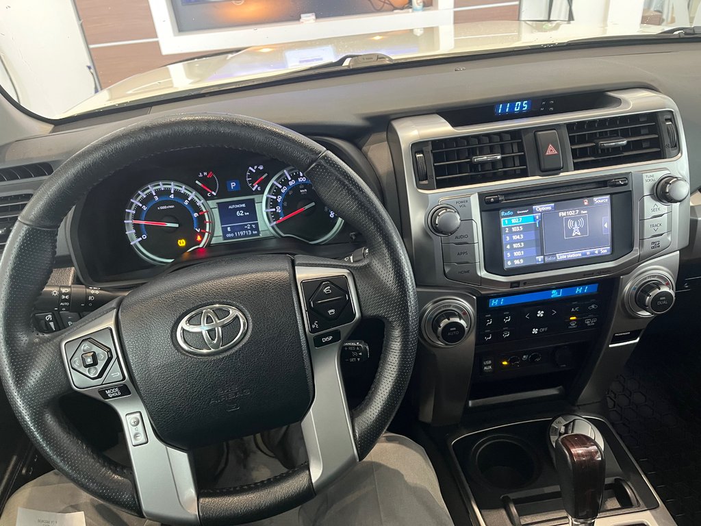 Toyota 4Runner SR5 limited 2017 à Amos, Québec - 19 - w1024h768px
