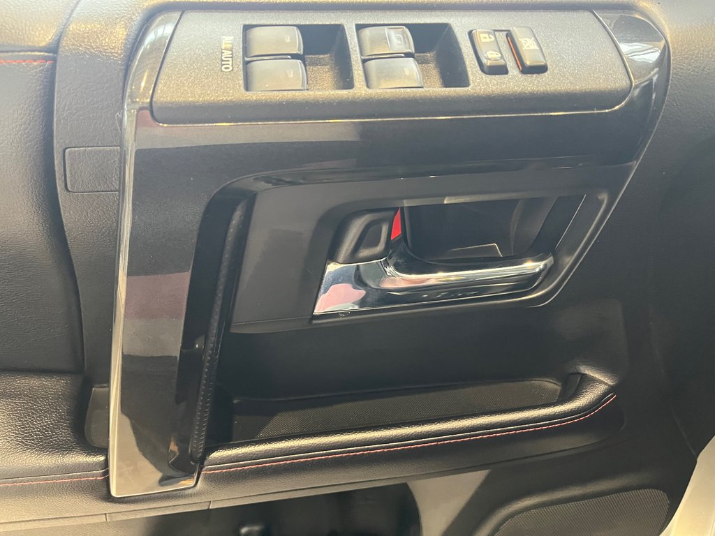 2019 Toyota 4Runner trd off road in Amos, Quebec - 12 - w1024h768px