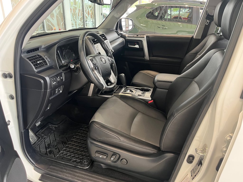 Toyota 4Runner SR5 2023 à Amos, Québec - 14 - w1024h768px