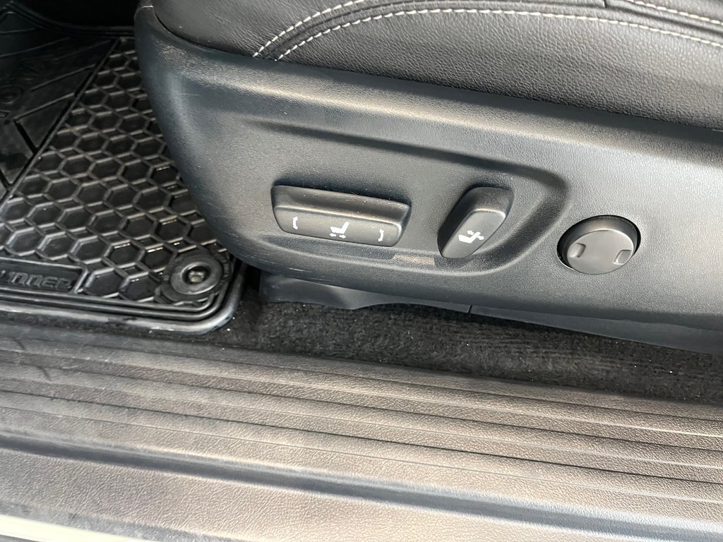 Toyota 4Runner SR5 2023 à Amos, Québec - 15 - w1024h768px