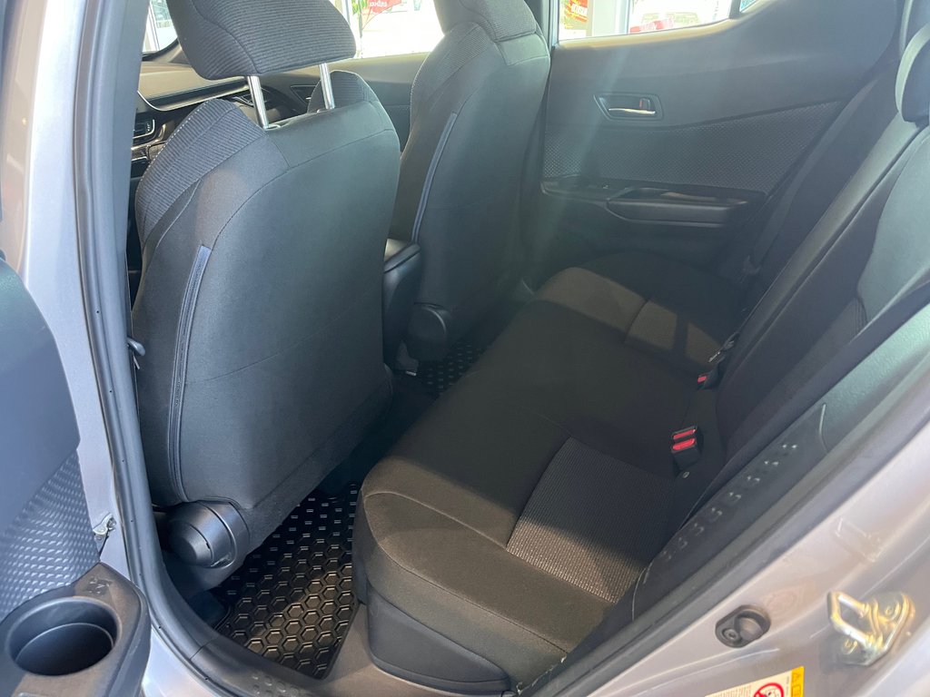 Toyota C-HR LE 2019 à Amos, Québec - 10 - w1024h768px