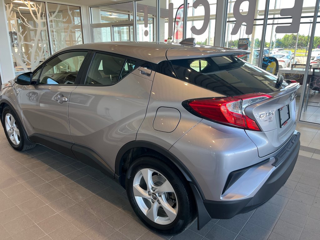 Toyota C-HR LE 2019 à Amos, Québec - 7 - w1024h768px