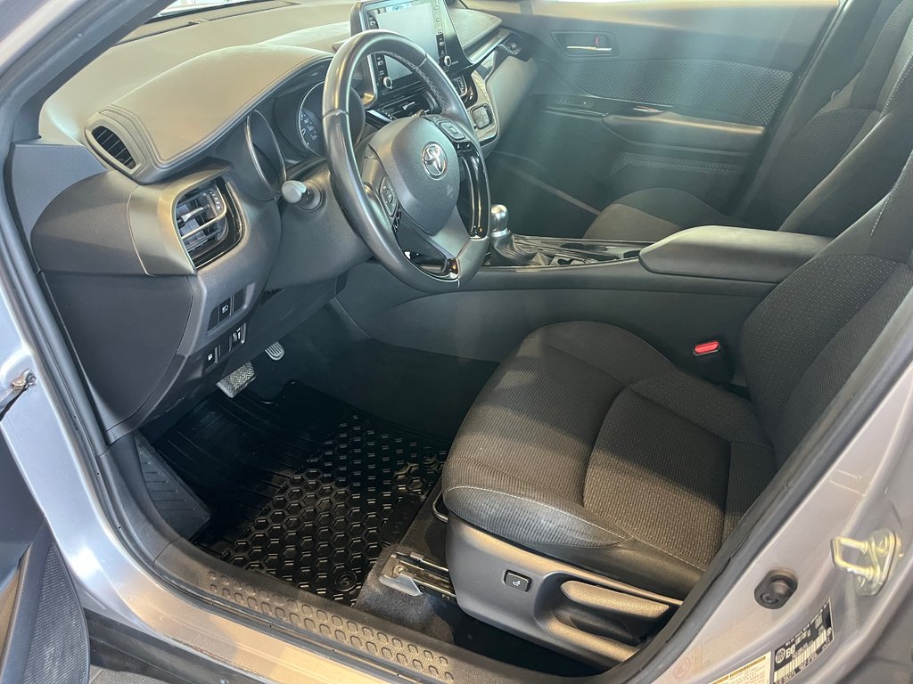 Toyota C-HR LE 2019 à Amos, Québec - 11 - w1024h768px