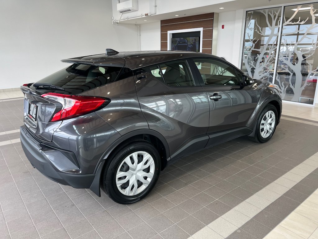 Toyota C-HR LE 2021 à Amos, Québec - 2 - w1024h768px