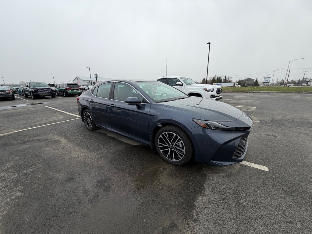 2026 Toyota Camry Hybrid XLE AWD in Amos, Quebec - 4 - w1024h768px