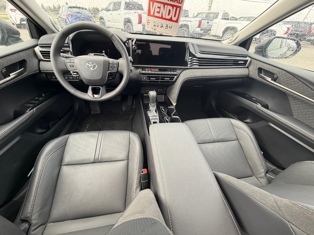 2026 Toyota Camry Hybrid XLE AWD in Amos, Quebec - 9 - w1024h768px