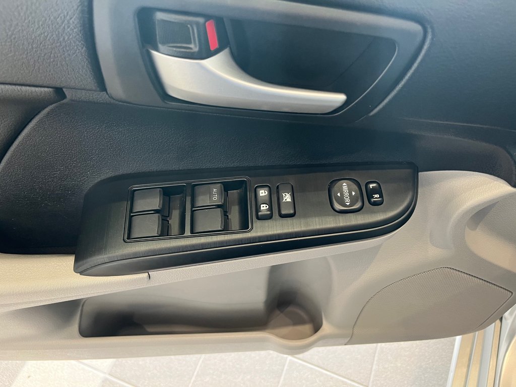 Toyota Camry LE 2014 à Amos, Québec - 11 - w1024h768px
