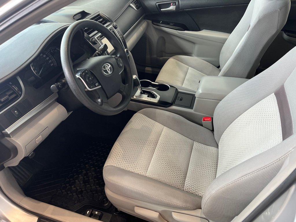 Toyota Camry LE 2014 à Amos, Québec - 10 - w1024h768px