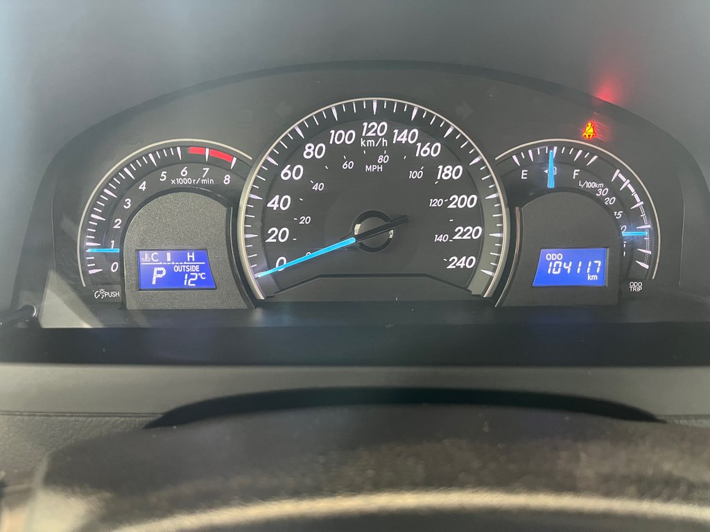 Toyota Camry LE 2014 à Amos, Québec - 12 - w1024h768px