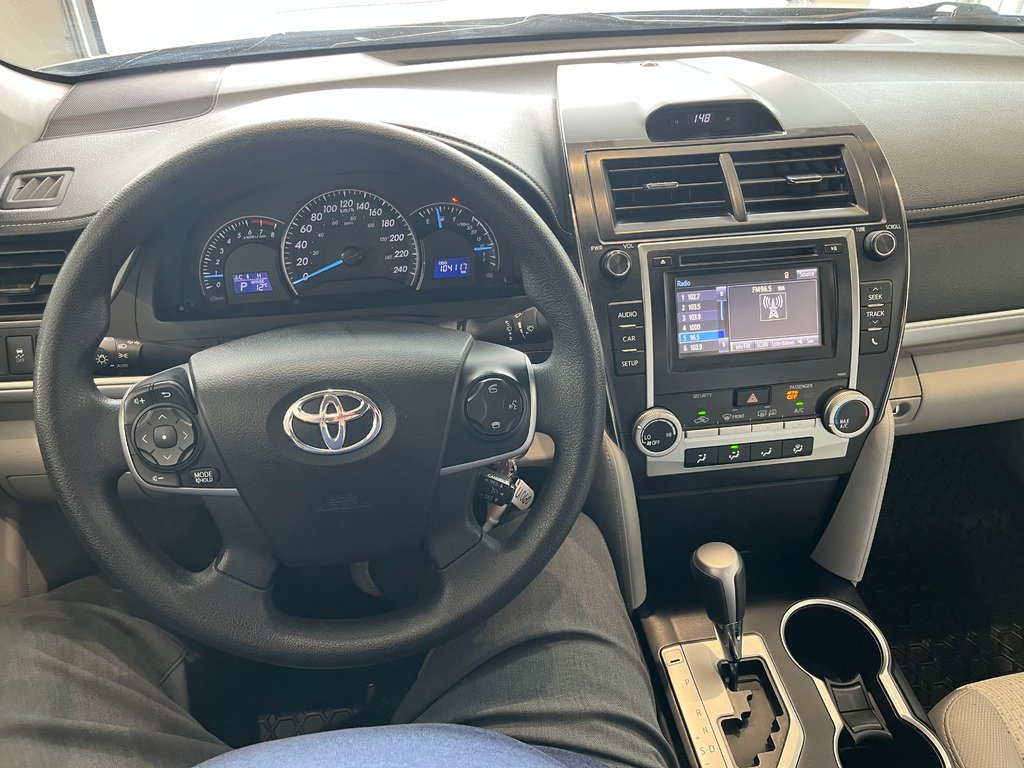 Toyota Camry LE 2014 à Amos, Québec - 13 - w1024h768px