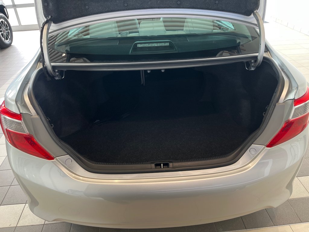 Toyota Camry LE 2014 à Amos, Québec - 8 - w1024h768px
