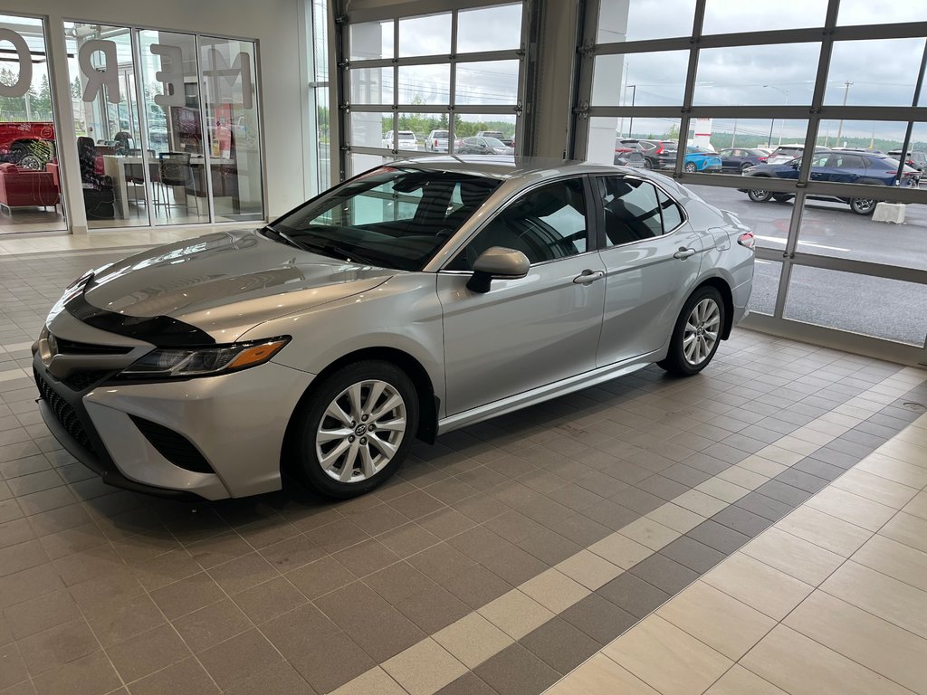 Toyota Camry SE 2018 à Amos, Québec - 6 - w1024h768px