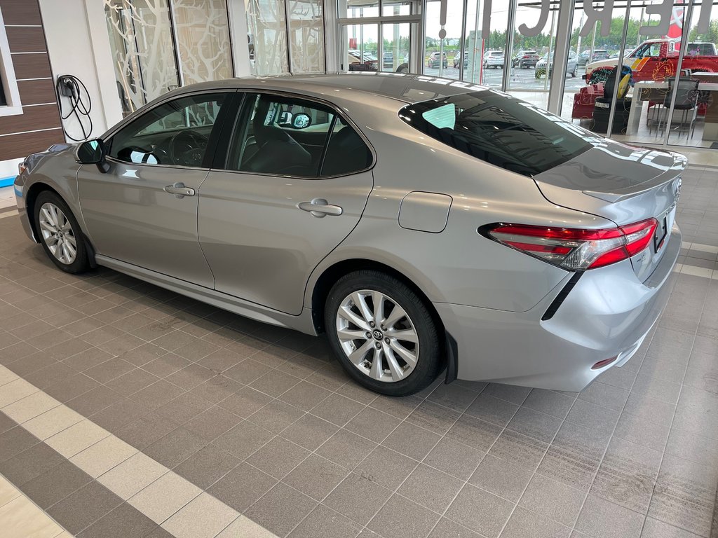 Toyota Camry SE 2018 à Amos, Québec - 7 - w1024h768px