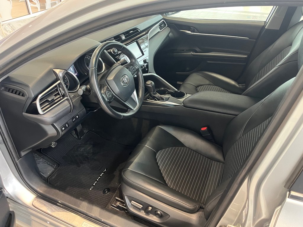 Toyota Camry SE 2018 à Amos, Québec - 11 - w1024h768px