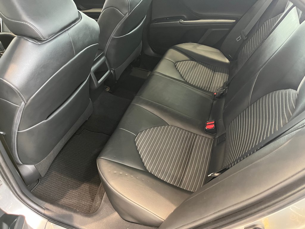 Toyota Camry SE 2018 à Amos, Québec - 10 - w1024h768px