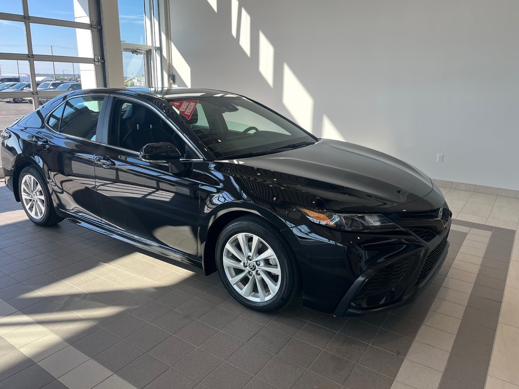 2023 Toyota Camry SE in Amos, Quebec - 1 - w1024h768px
