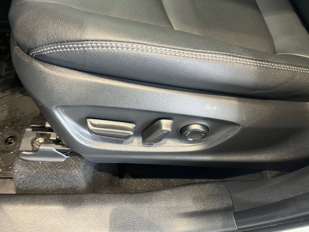 Toyota Corolla Cross XLE 2023 à Amos, Québec - 12 - w1024h768px
