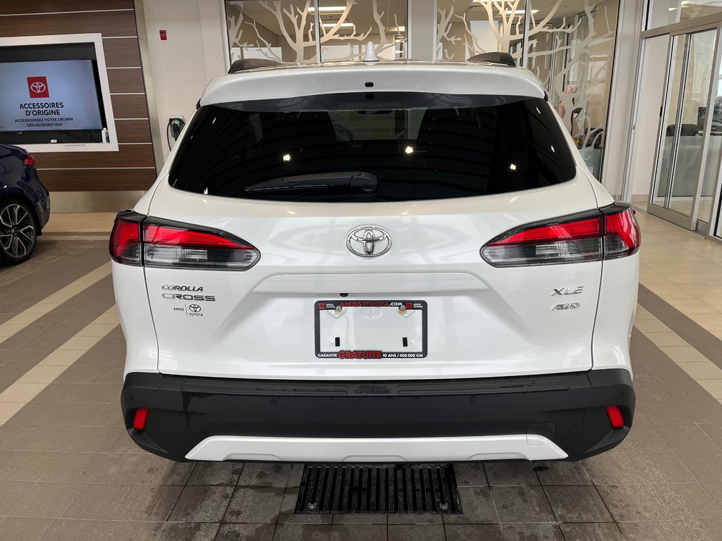 Toyota Corolla Cross XLE 2023 à Amos, Québec - 6 - w1024h768px