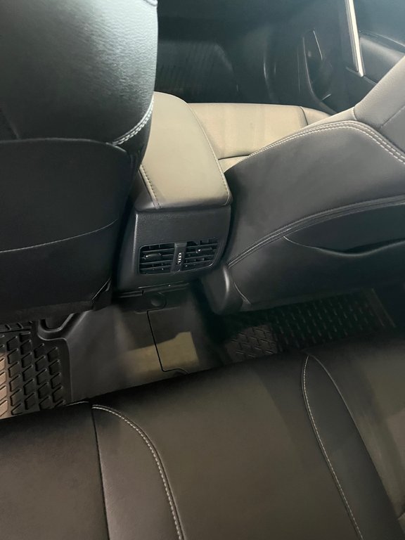 Toyota Corolla Cross XLE 2023 à Amos, Québec - 10 - w1024h768px