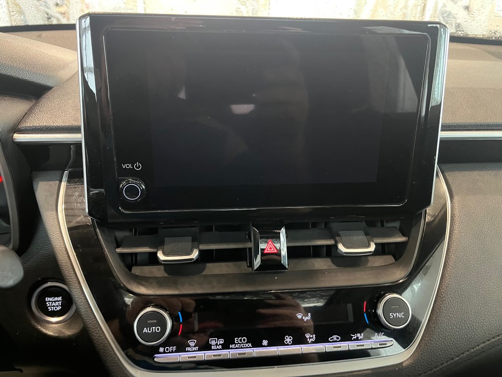 2023 Toyota Corolla Cross XLE in Amos, Quebec - 15 - w1024h768px