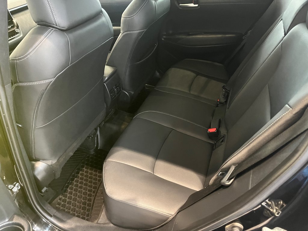2023 Toyota Corolla Cross XLE in Amos, Quebec - 9 - w1024h768px