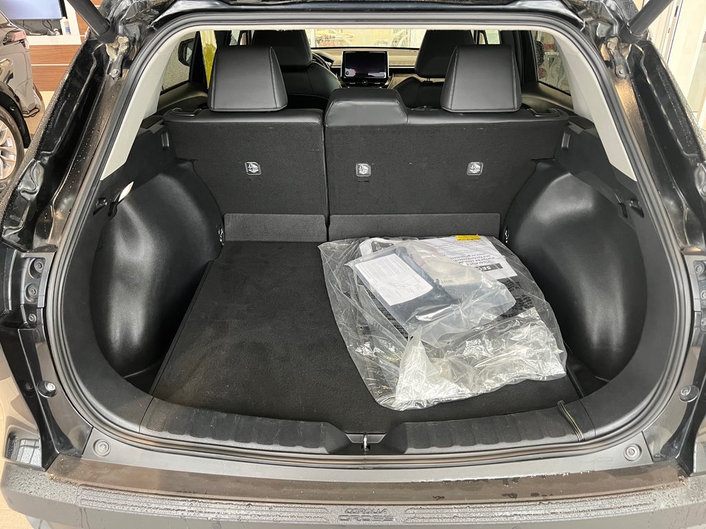 2023 Toyota Corolla Cross XLE in Amos, Quebec - 7 - w1024h768px