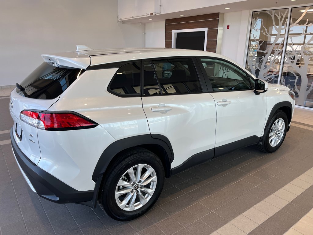 Toyota COROLLA CROSS LE 2024 à Amos, Québec - 5 - w1024h768px