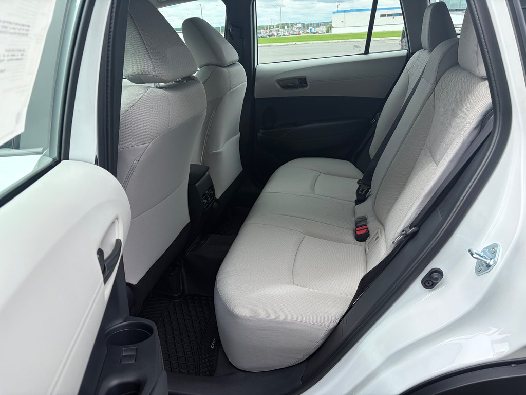 2026 Toyota Corolla Cross L AWD in Amos, Quebec - 10 - w1024h768px