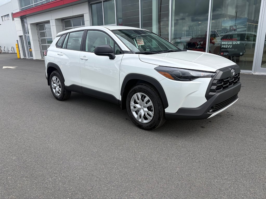 2026 Toyota Corolla Cross L AWD in Amos, Quebec - 7 - w1024h768px