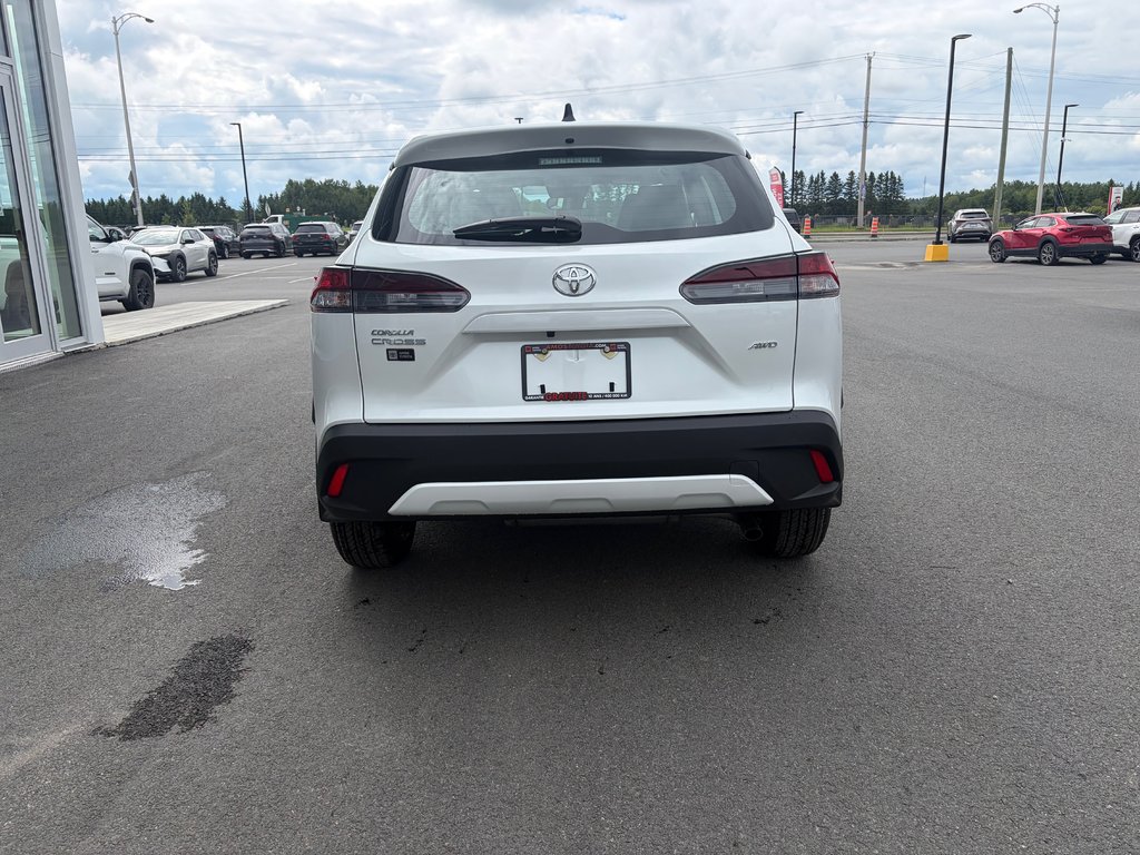 2026 Toyota Corolla Cross L AWD in Amos, Quebec - 4 - w1024h768px