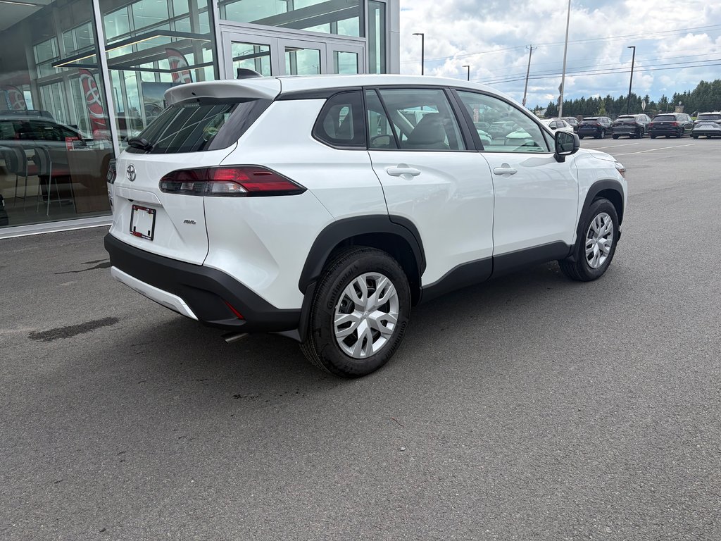 2026 Toyota Corolla Cross L AWD in Amos, Quebec - 5 - w1024h768px