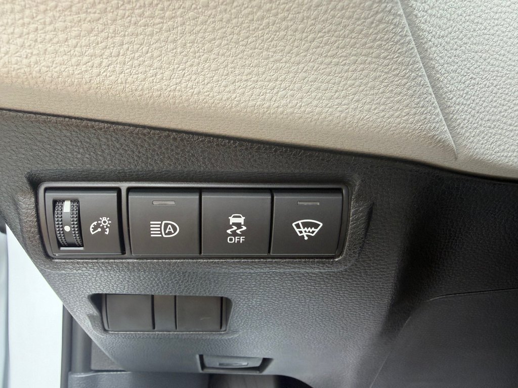 2026 Toyota Corolla Cross L AWD in Amos, Quebec - 13 - w1024h768px