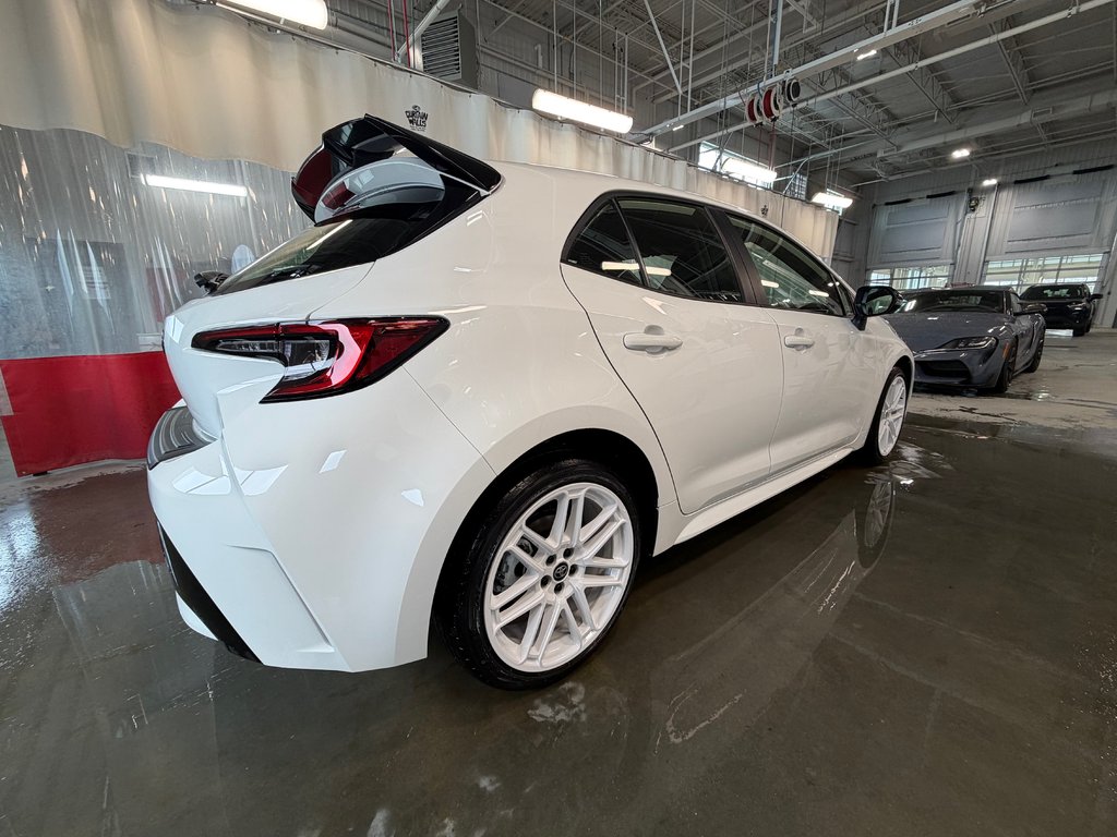 Toyota Corolla Hatchback FX Edition 2026 à Amos, Québec - 3 - w1024h768px