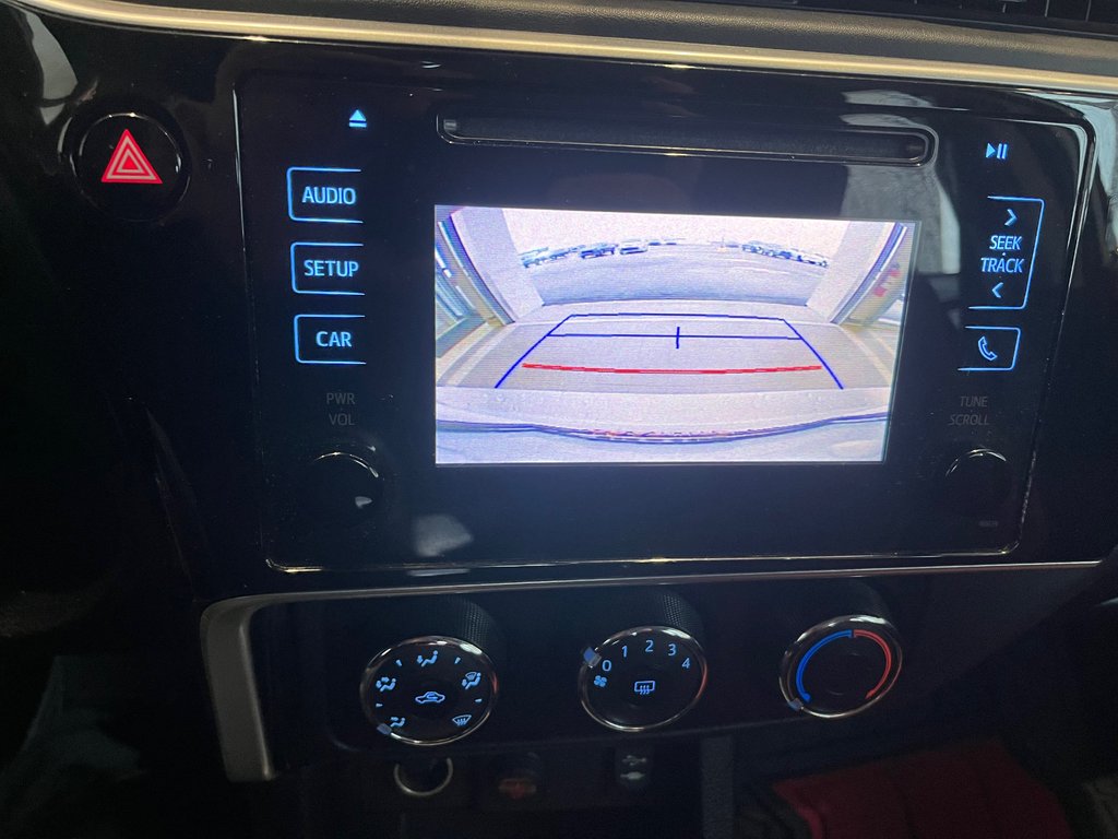 2018 Toyota Corolla CE in Amos, Quebec - 16 - w1024h768px