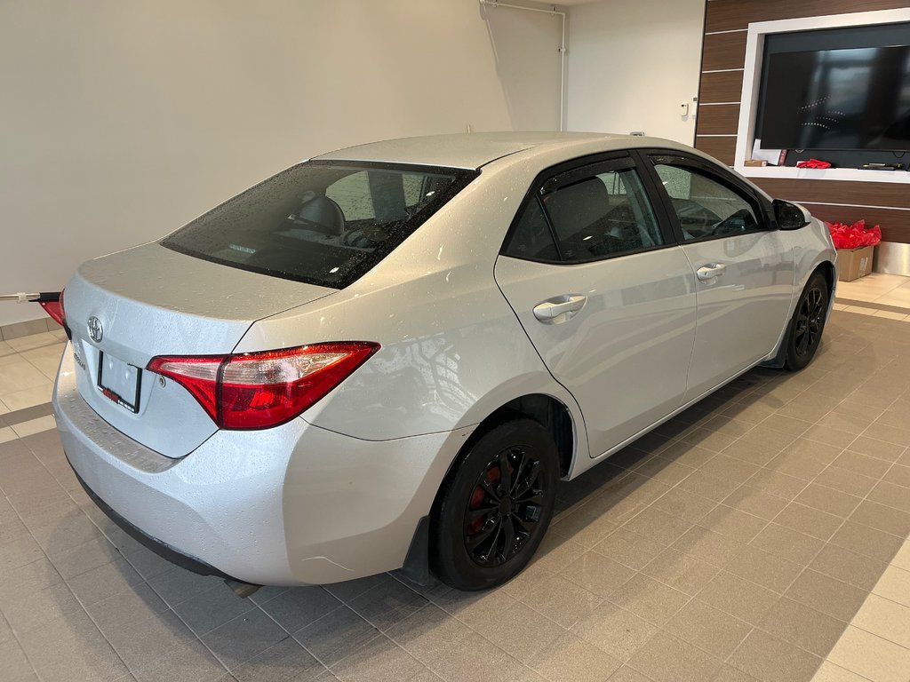 2018 Toyota Corolla CE in Amos, Quebec - 5 - w1024h768px