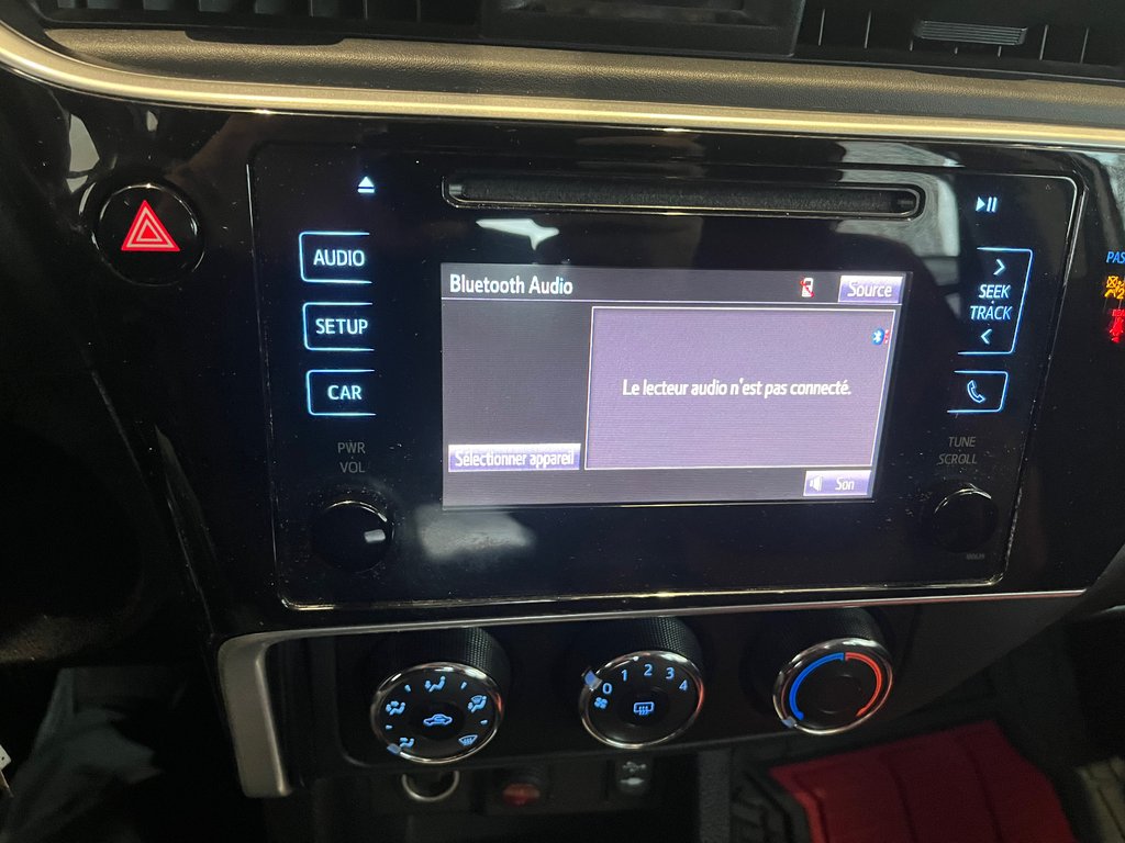 2018 Toyota Corolla CE in Amos, Quebec - 15 - w1024h768px