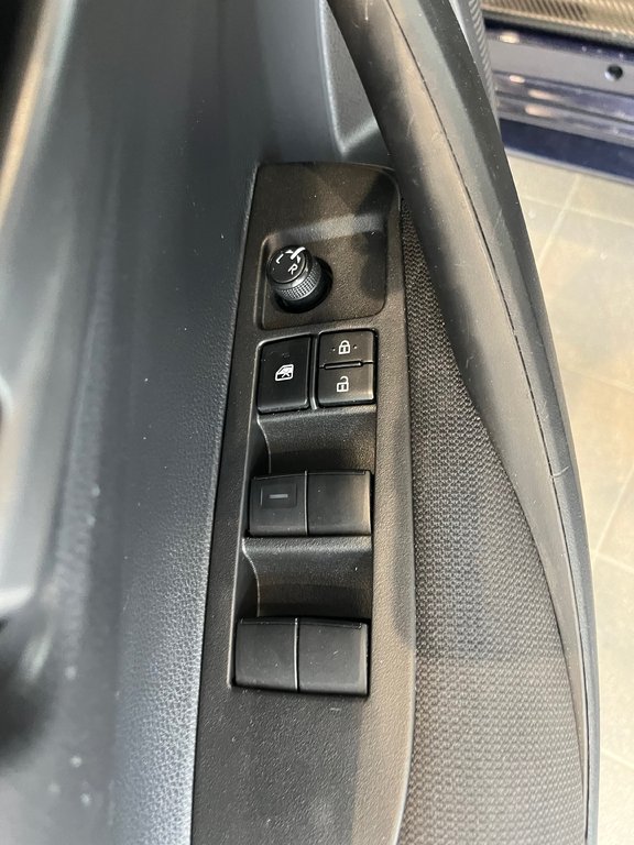 Toyota Corolla Hybrid 2020 à Amos, Québec - 11 - w1024h768px