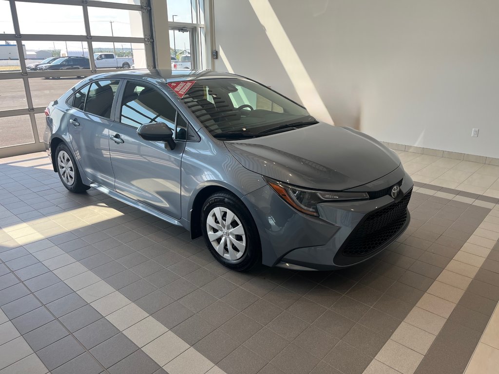 2022 Toyota Corolla LE in Amos, Quebec - 1 - w1024h768px